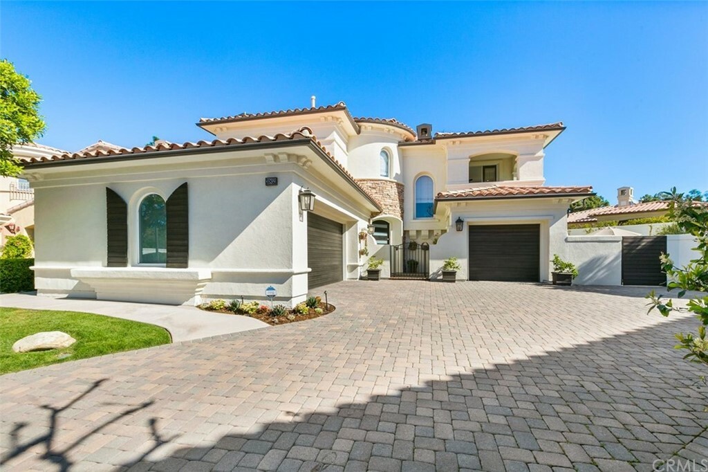 Property Photo:  30852 Via Ultimo  CA 92675 