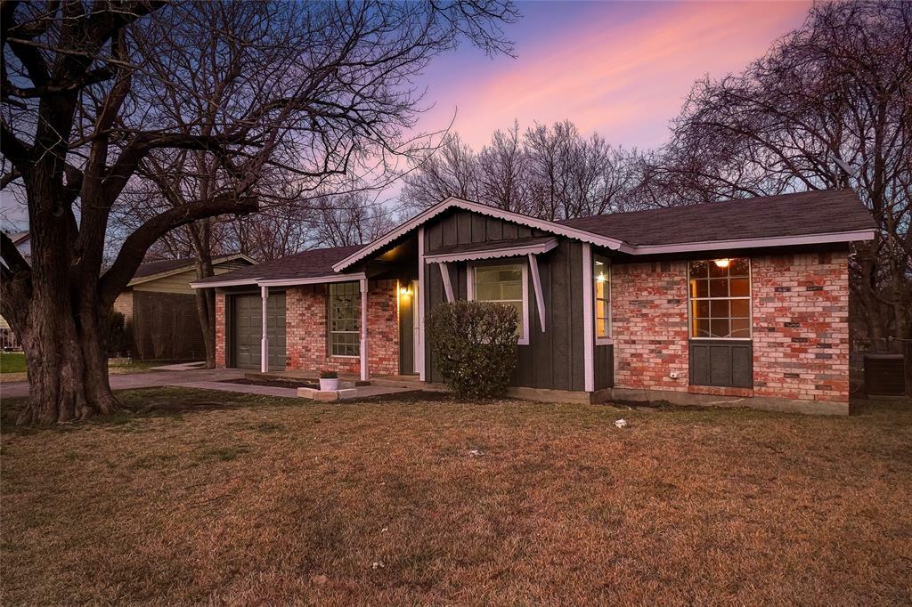 Property Photo: 621 Hillside Drive TX 75090