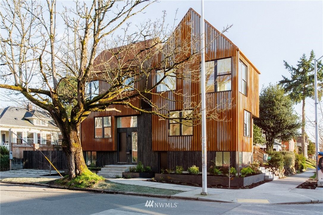 Property Photo:  2303 E Alder Street  WA 98122 