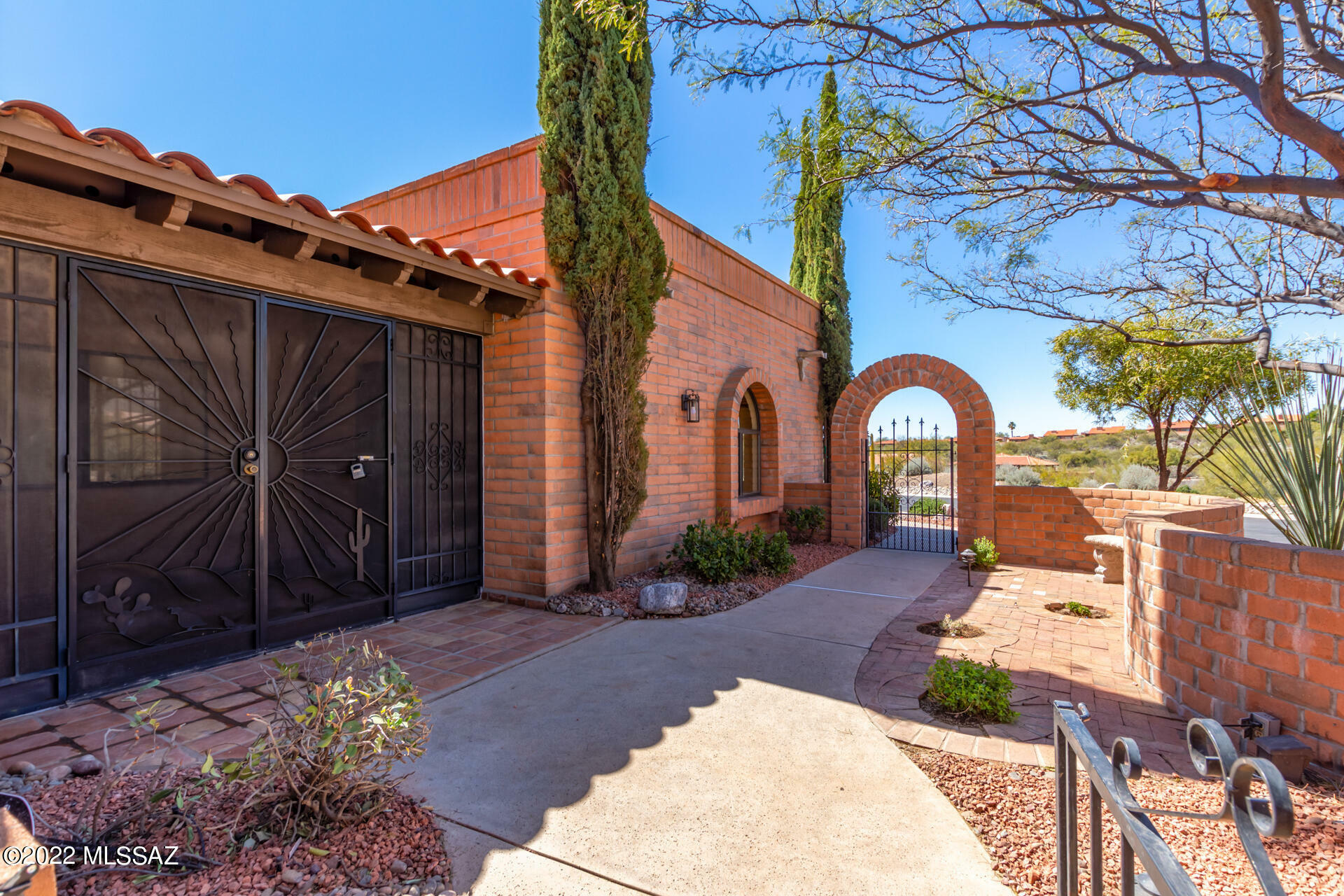 Property Photo:  6690 E Largo Salici  AZ 85750 