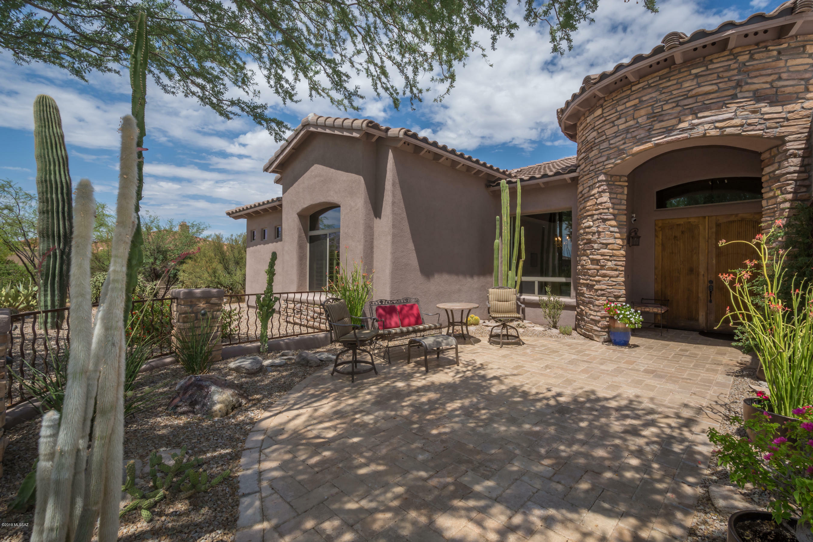 Property Photo:  13989 N Running Brook Lane  AZ 85658 