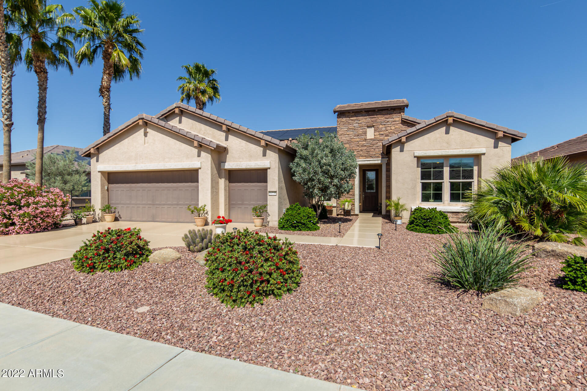 Property Photo:  16550 W Holly Street  AZ 85395 