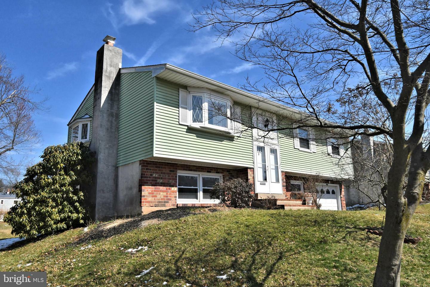Property Photo: 819 Gettysburg Drive PA 19446