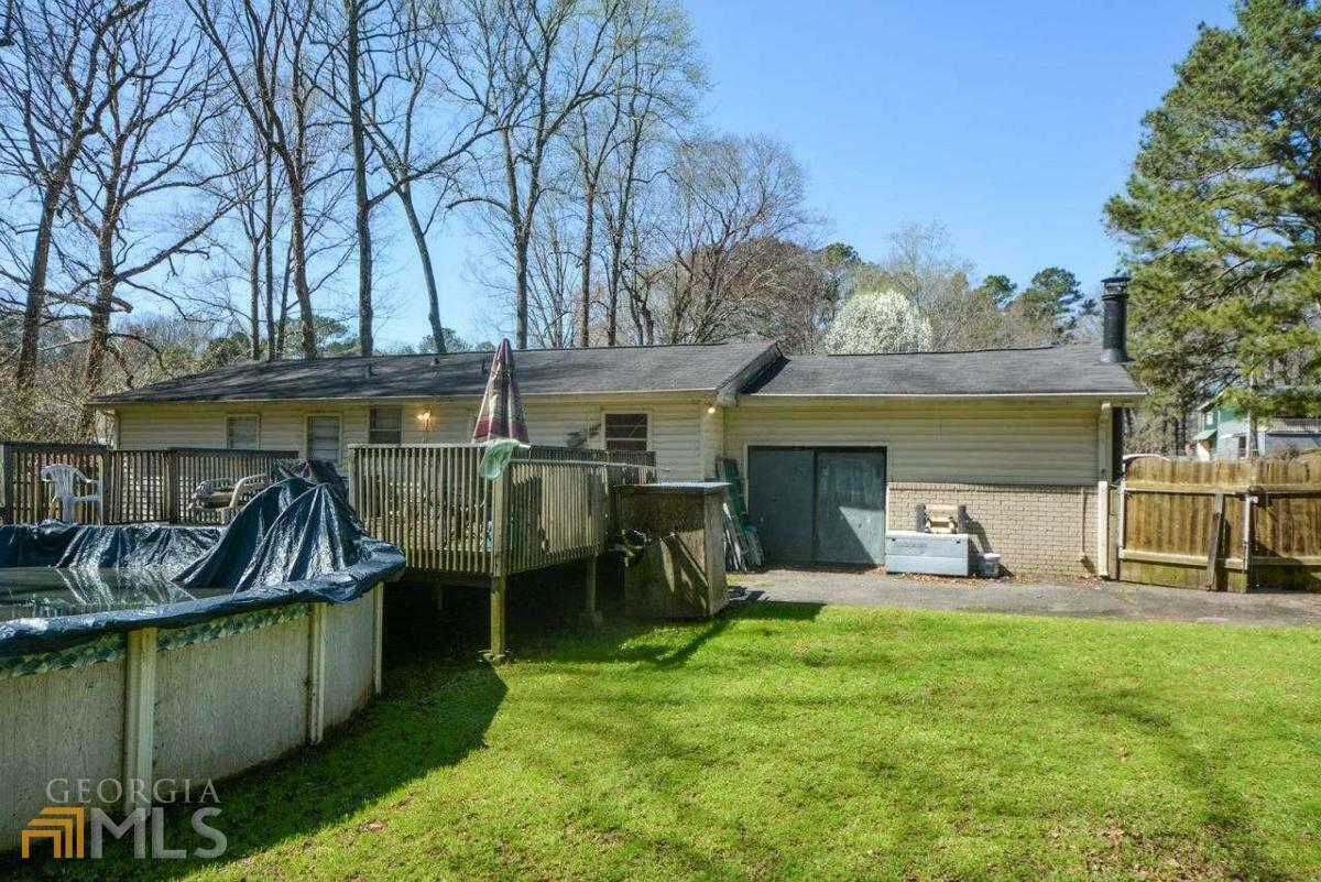 Property Photo: 9022 Meadow Drive GA 30122