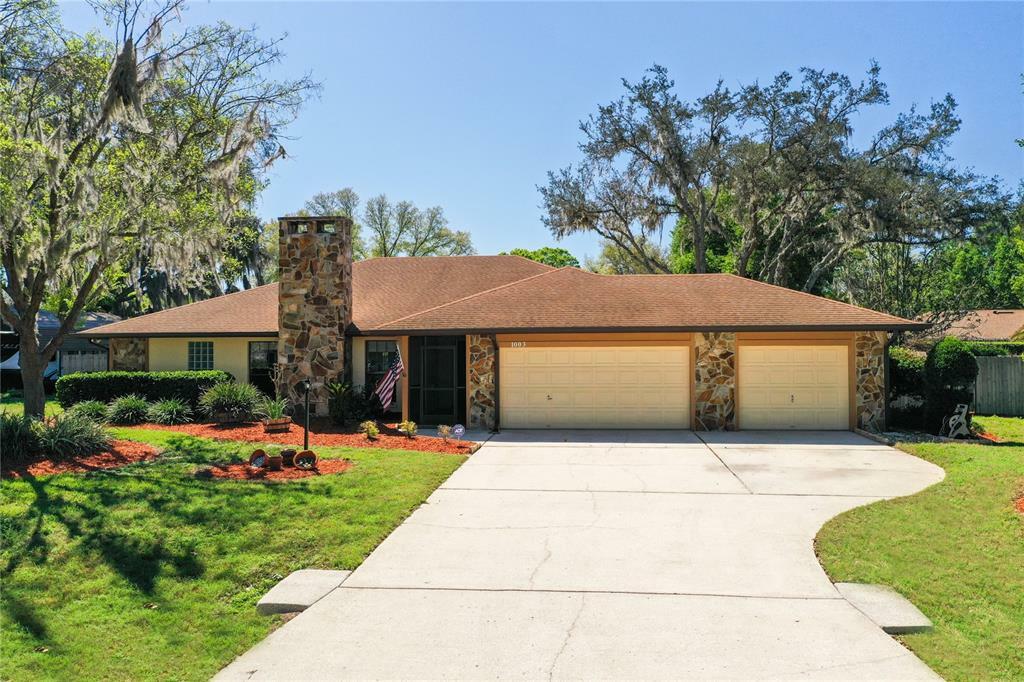 Property Photo:  1003 Timbergreen Drive  FL 33809 