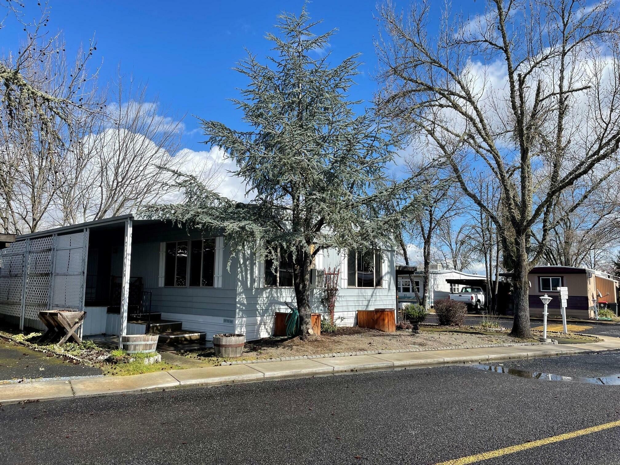 Property Photo:  1055 N Fifth Street Unit 91  OR 97530 