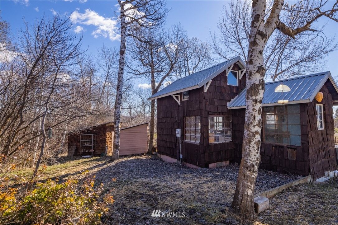 Property Photo:  10681 Naneum Road  WA 98926 