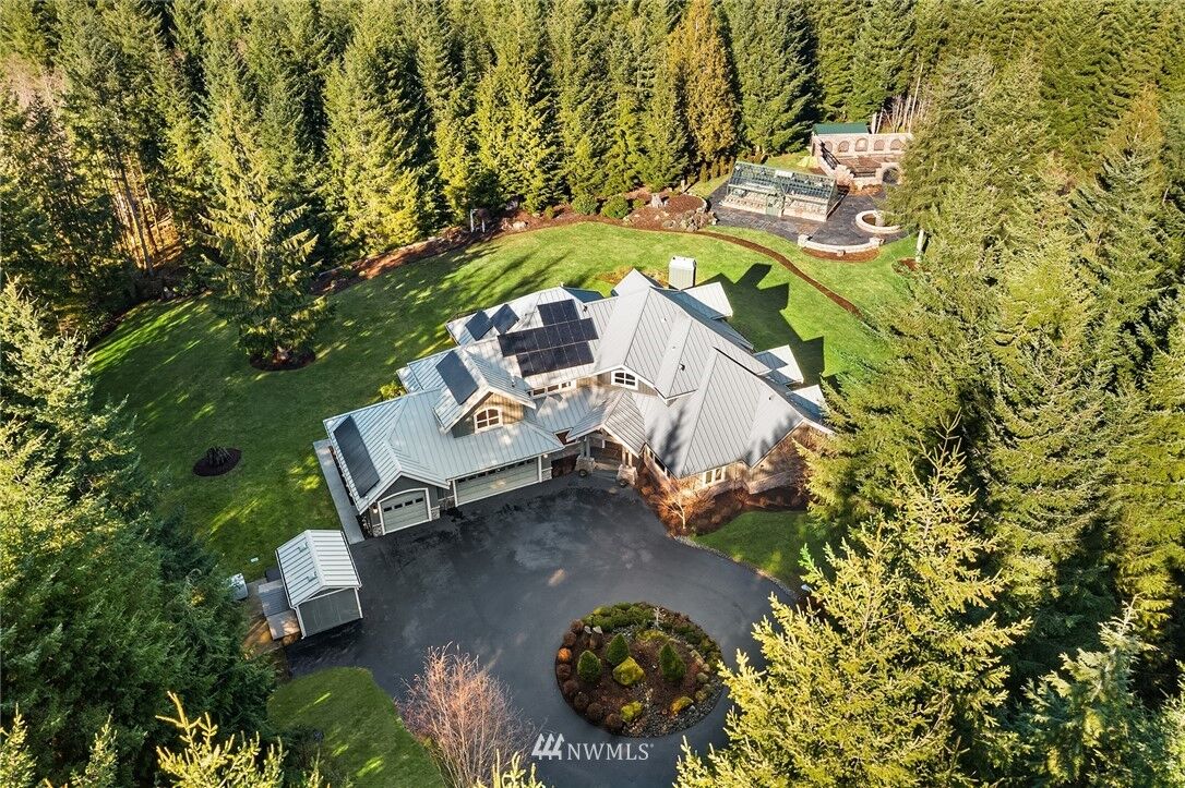 Property Photo: 15815 Uplands Way SE WA 98045