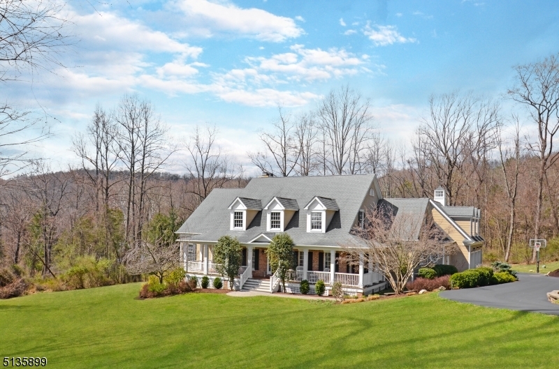 Property Photo: 14 Glencree Ln NJ 08833