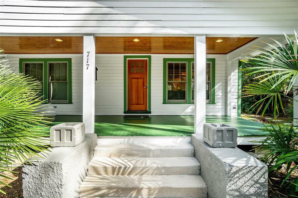 Property Photo: 717 NE 3rd Street FL 32601