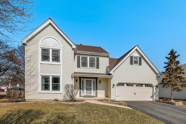 Property Photo: 701 Downing Place IL 60134