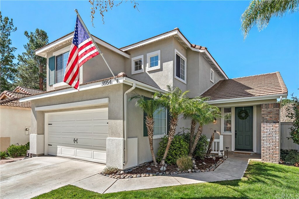 Property Photo:  31954 Calle Ballentine  CA 92592 