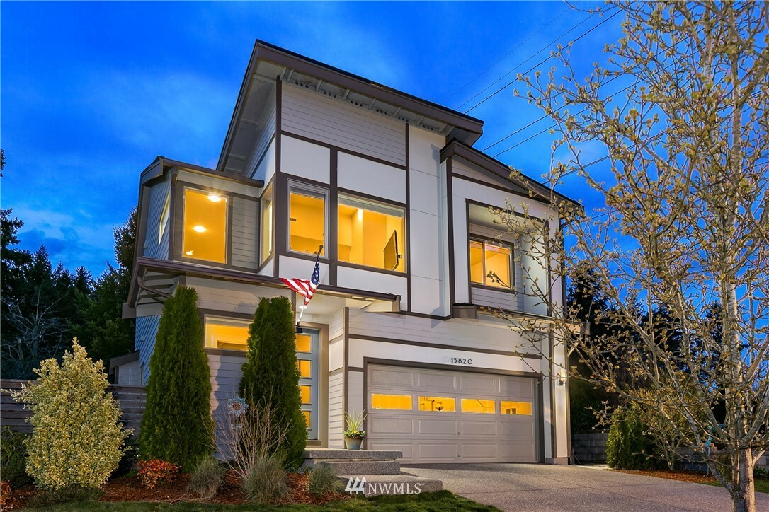 Property Photo: 15820 SE 252nd Place WA 98042