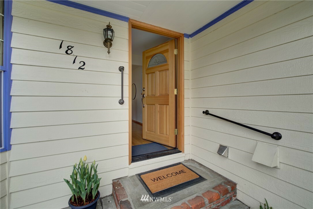 Property Photo:  1812 NE 172nd Street  WA 98155 