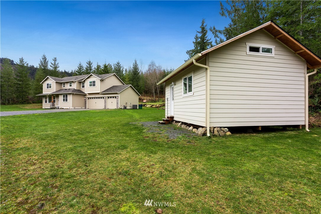Property Photo: 12911 186th Avenue NE WA 98223