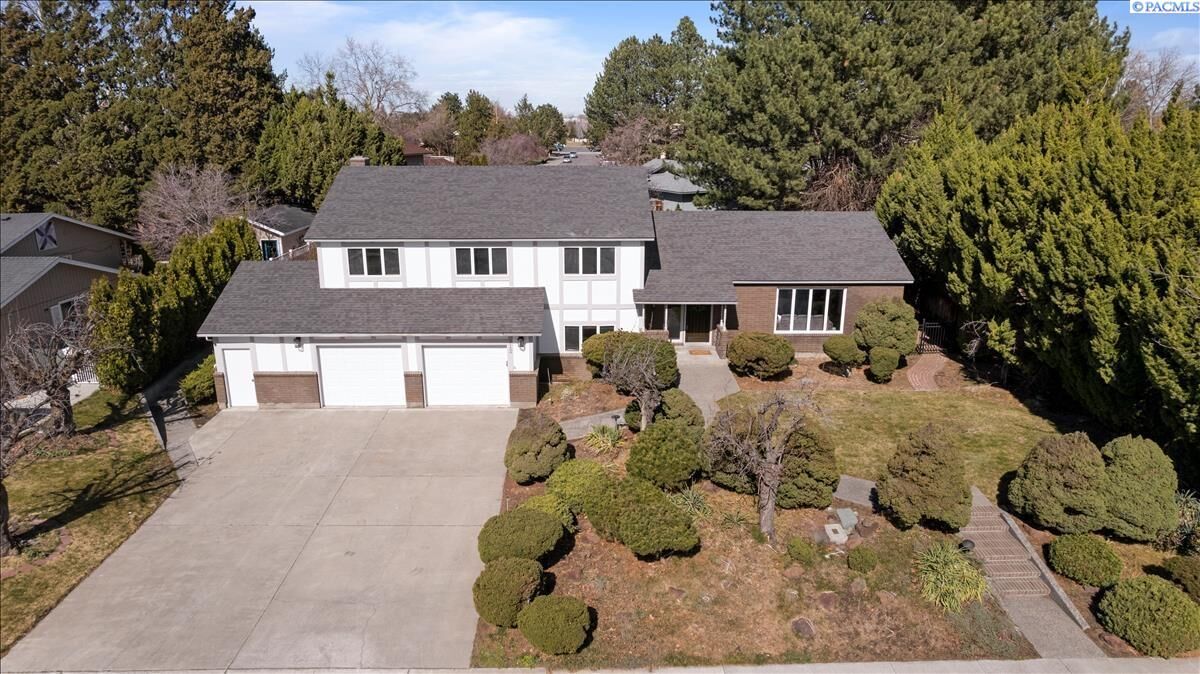 Property Photo: 312 Spring St WA 99354