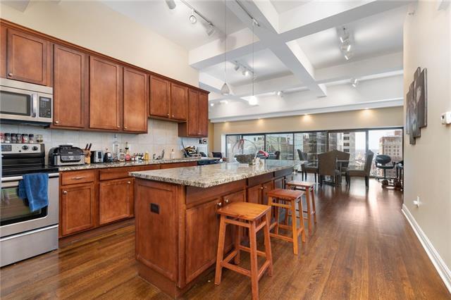 Property Photo: 1101 Walnut Street 1906 MO 64106