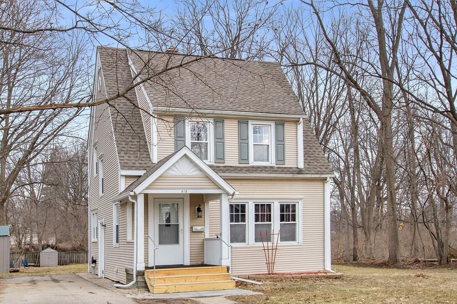 Property Photo:  518 Linden Avenue  MI 49203 