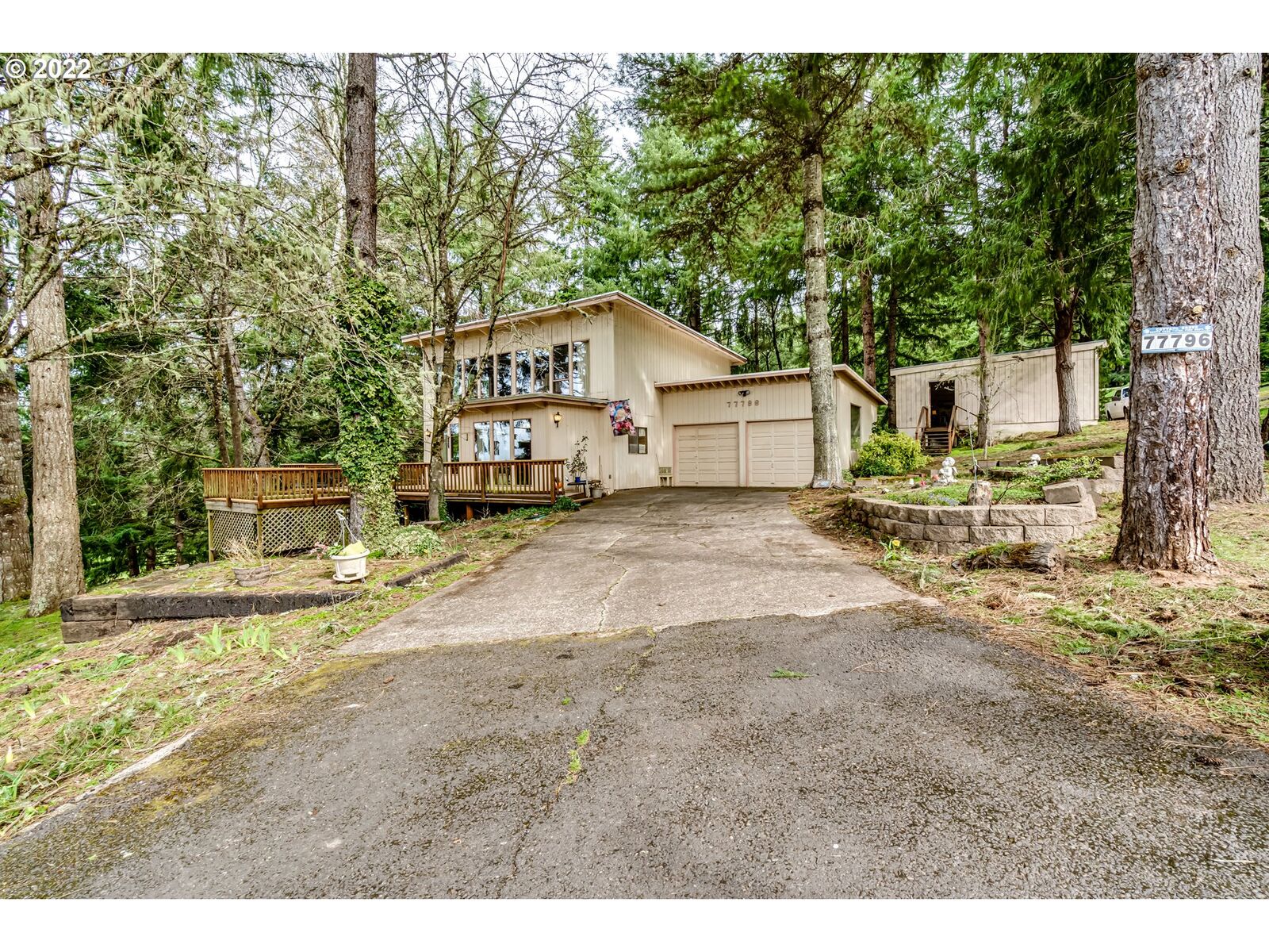 Property Photo:  77796 Sunset Dr  OR 97424 