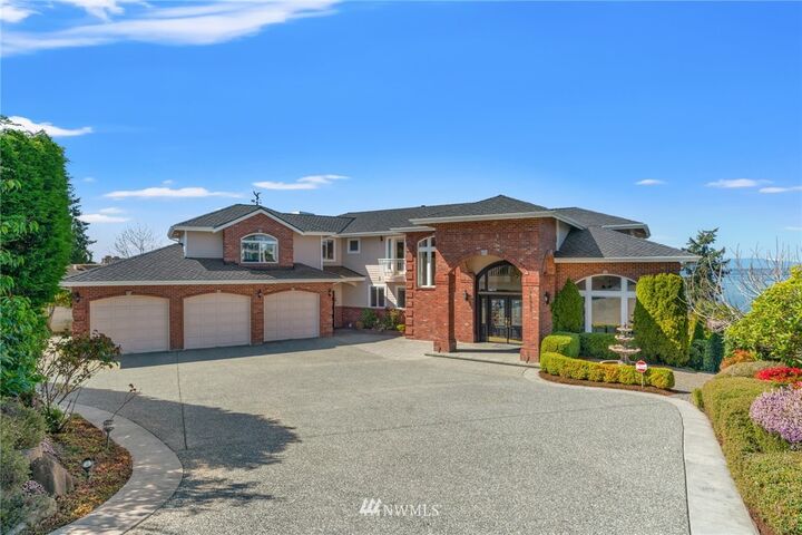 Property Photo: 14920 72nd Avenue W WA 98026