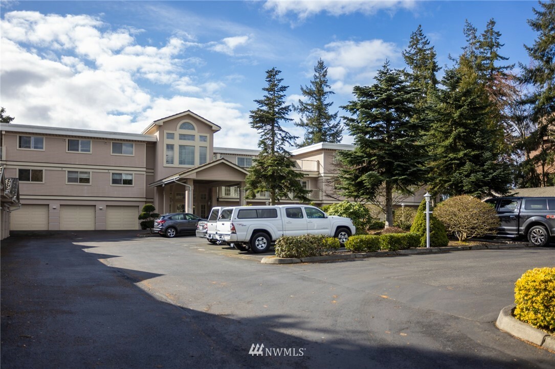 Property Photo:  8260 53rd Avenue W 401  WA 98275 