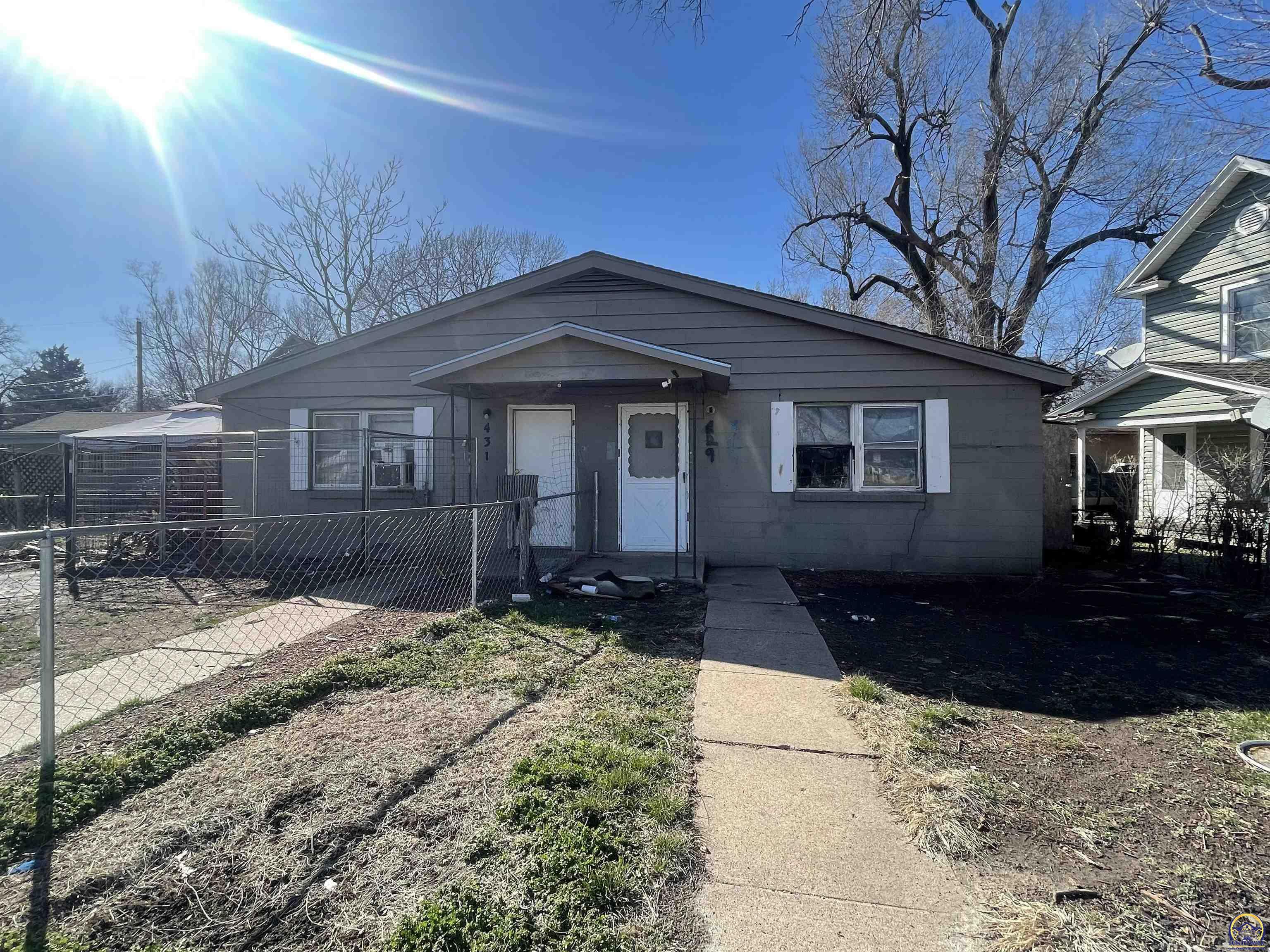 Property Photo:  429 SE California Ave  KS 66607 