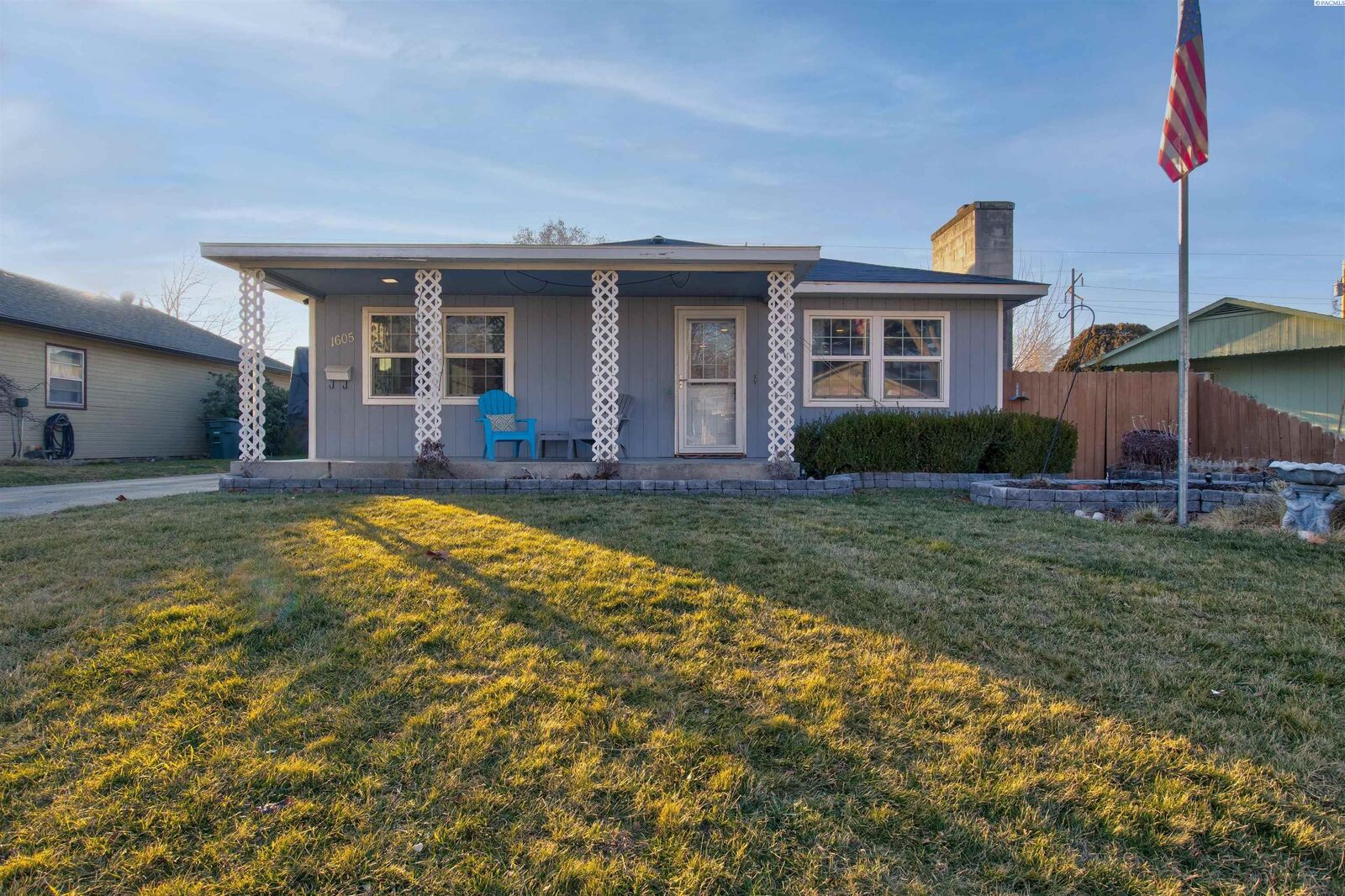 Property Photo:  1605 McPherson Ave  WA 99354 