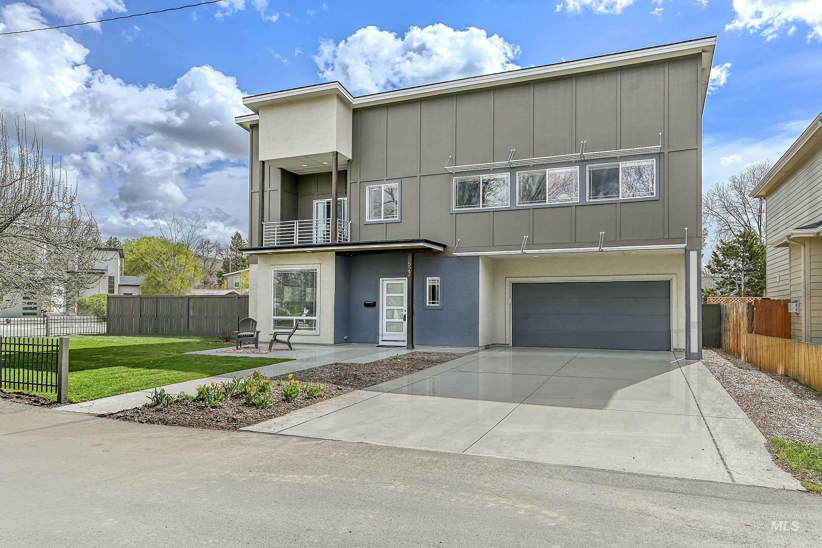 Property Photo:  522 N Maple Avenue  ID 83712 