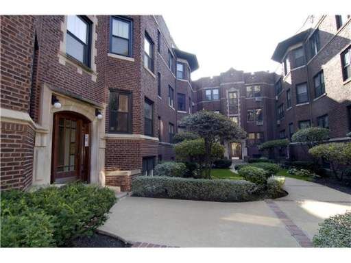 Property Photo: 531 W Addison 3S IL 60613