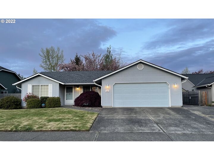 692 SW Westview Dr  McMinnville OR 97128 photo