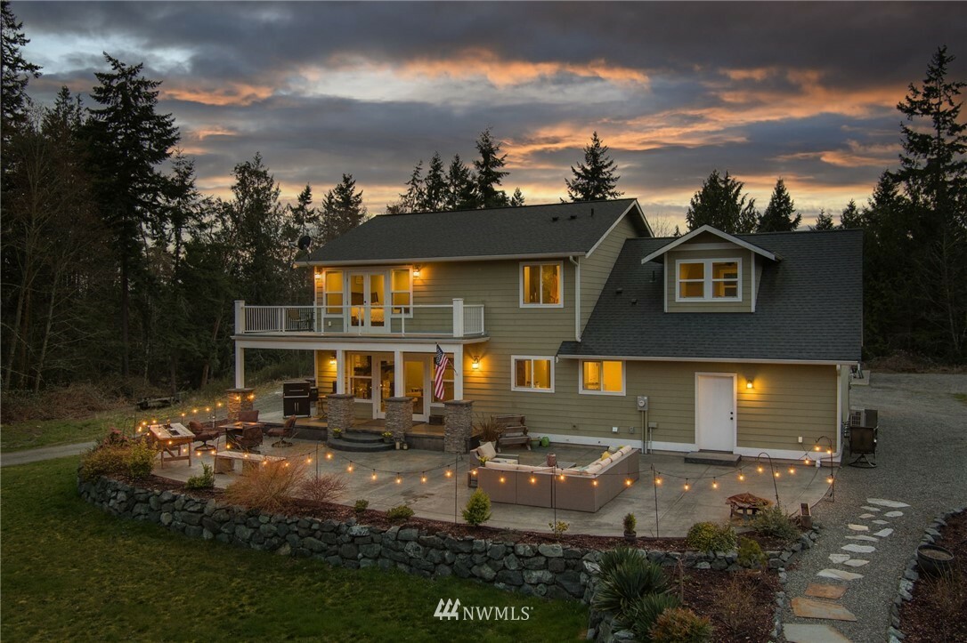 Property Photo:  211 NE Avery'S Lane  WA 98370 