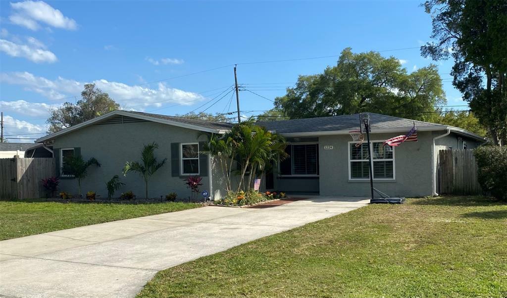 Property Photo:  1224 80th Avenue N  FL 33702 