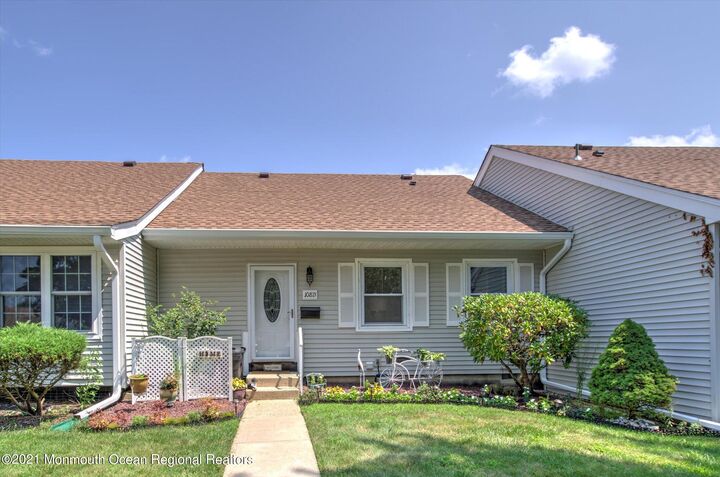 108D Henley Court  Freehold NJ 07728 photo