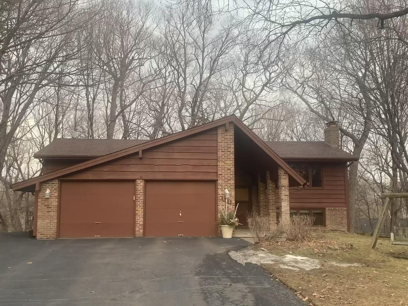 Property Photo:  161 Choctaw Circle  MN 55317 