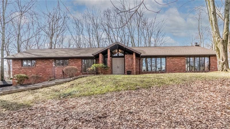 Property Photo:  414 Canterbury Trail  PA 16066 