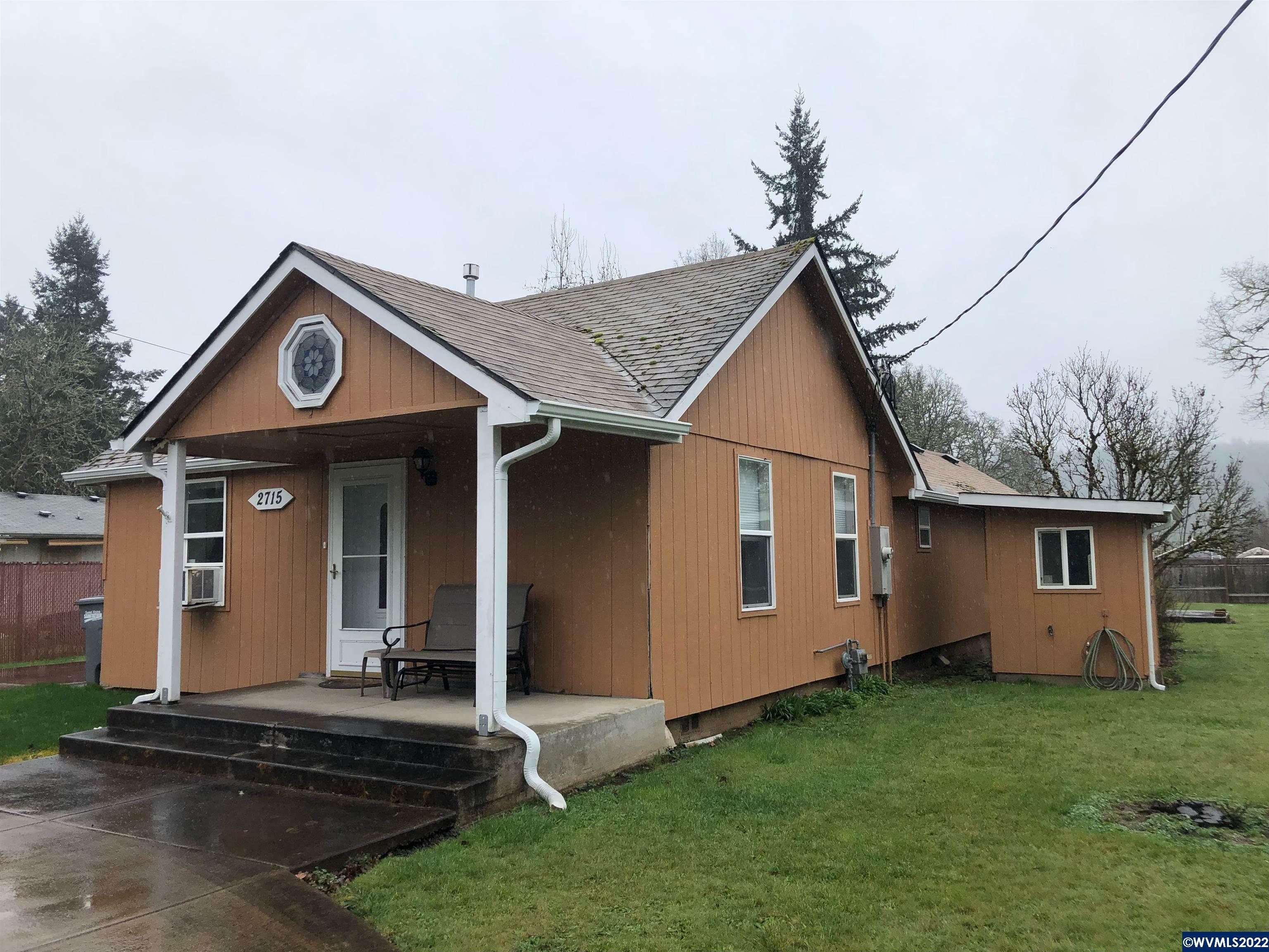 Property Photo: 2715 Long St OR 97386