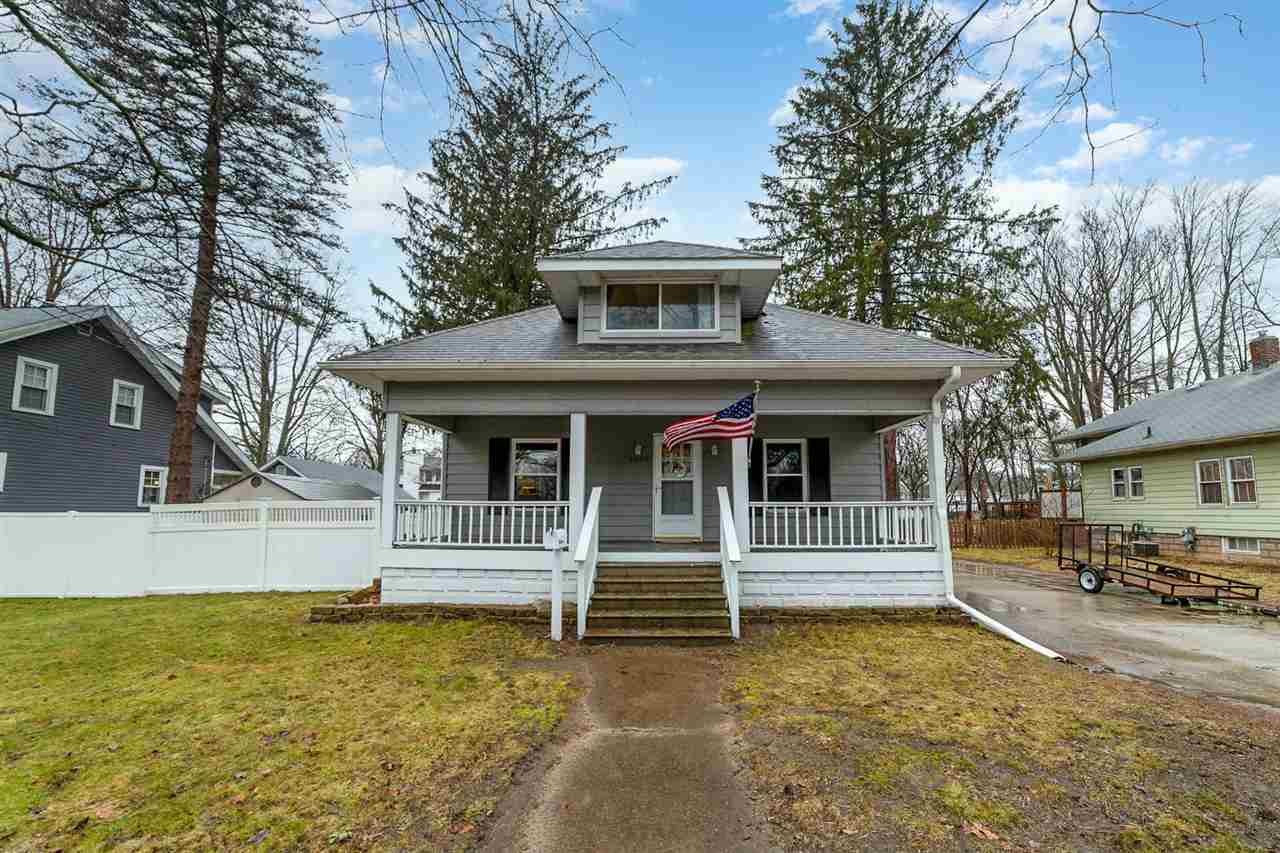 Property Photo:  1009 Eastman  MI 48640 