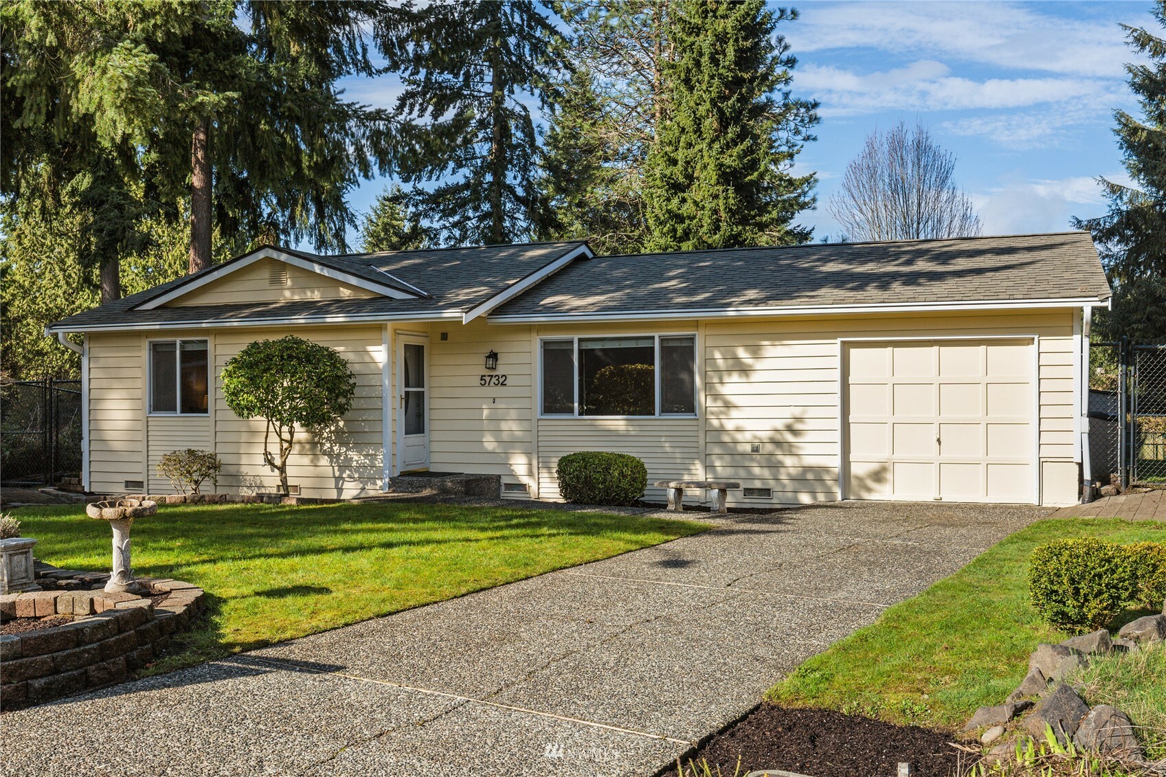 Property Photo: 5732 145th Street SW WA 98026