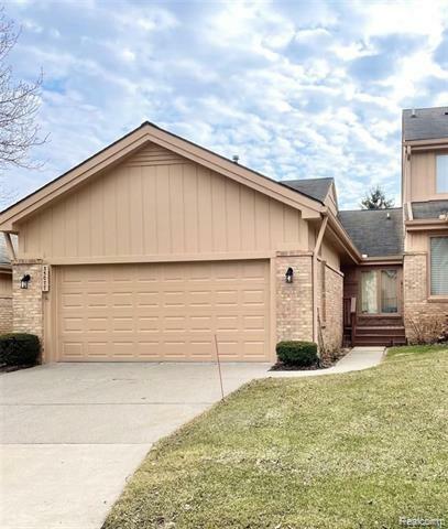 Property Photo: 35077 Red Pine Drive 135 MI 48335