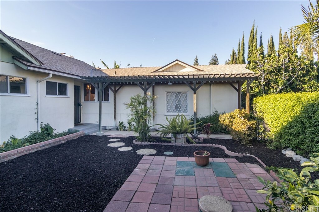 Property Photo:  11115 Monogram Avenue  CA 91344 