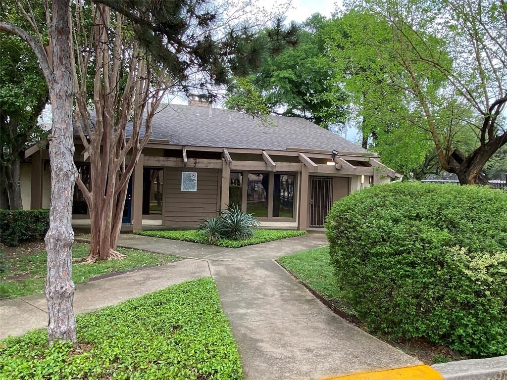 Property Photo: 6050 Melody Lane 171 TX 75231