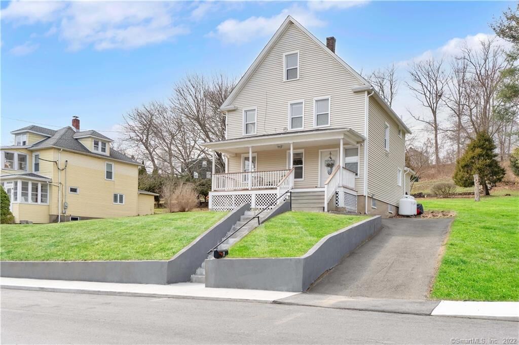 Property Photo:  6 Shelton Street  CT 06483 