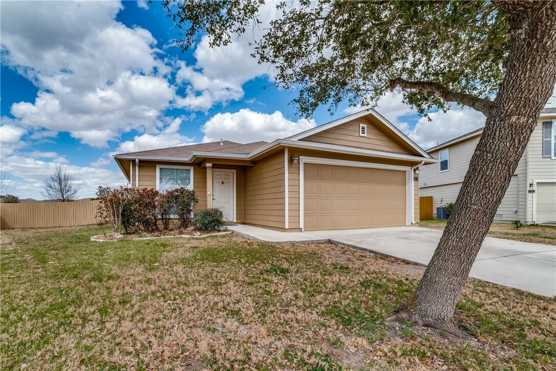 Property Photo:  2217 Stoneleigh Drive  TX 78130 