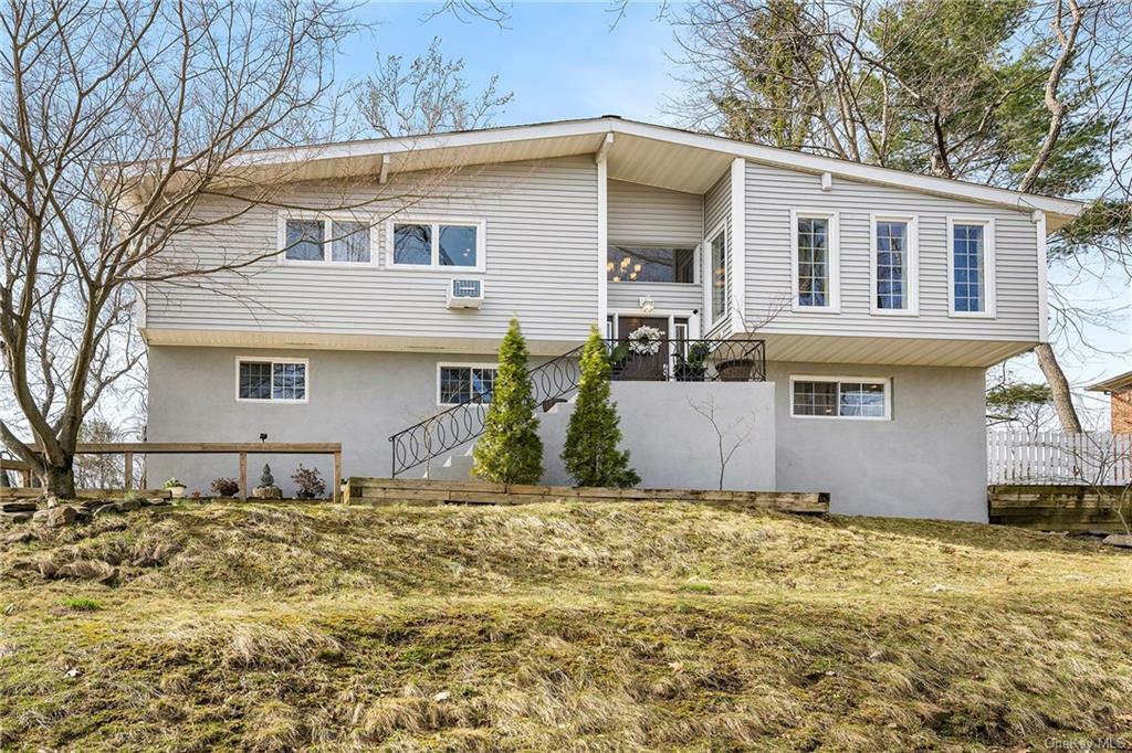 Property Photo:  292 N State Road  NY 10510 