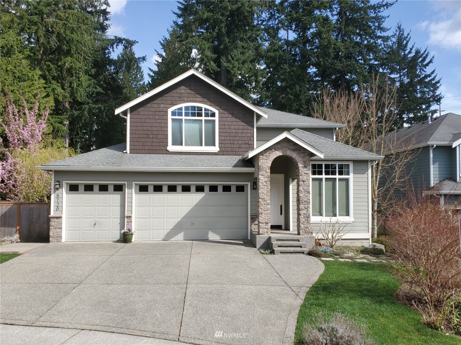 Property Photo: 5720 209th Place SW WA 98036