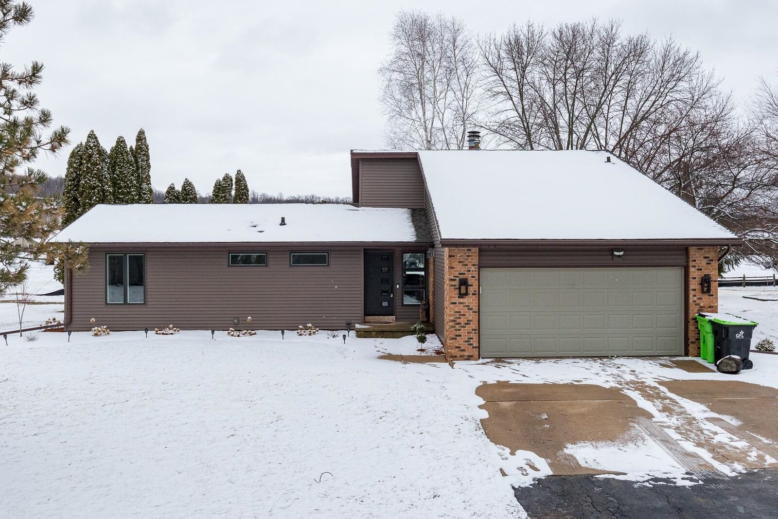 Property Photo: N7820 S Niagara Court WI 54169