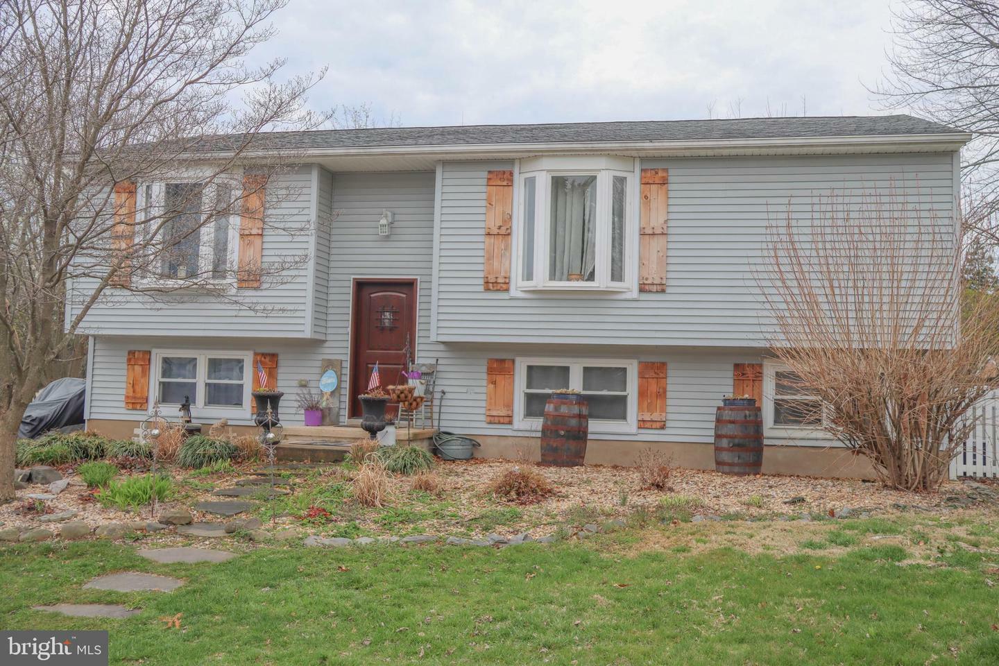 Property Photo:  119 Fishermans Lane  PA 17368 