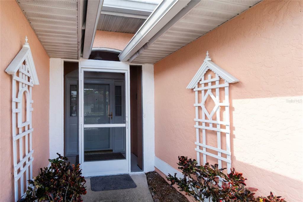 Property Photo:  1012 Laurel Avenue  FL 34285 