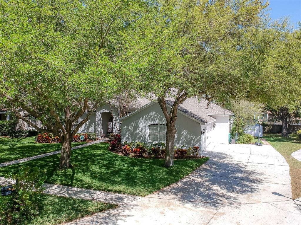 Property Photo:  505 Little Eagle Court  FL 33594 