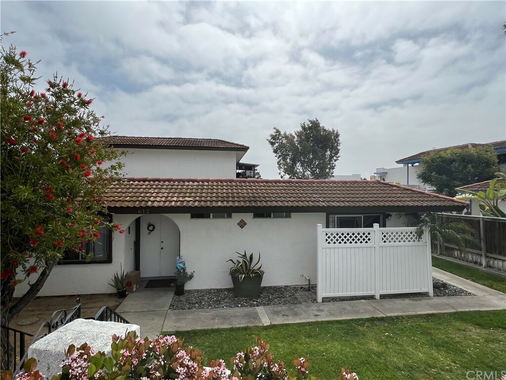 Property Photo:  612 Calle Canasta  CA 92673 